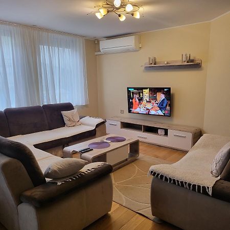 Apartman Centar Bulevar Ex Sa Garazom Banja Luka Exterior foto
