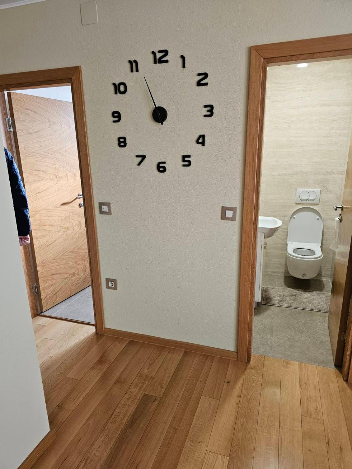 Apartman Centar Bulevar Ex Sa Garazom Banja Luka Exterior foto
